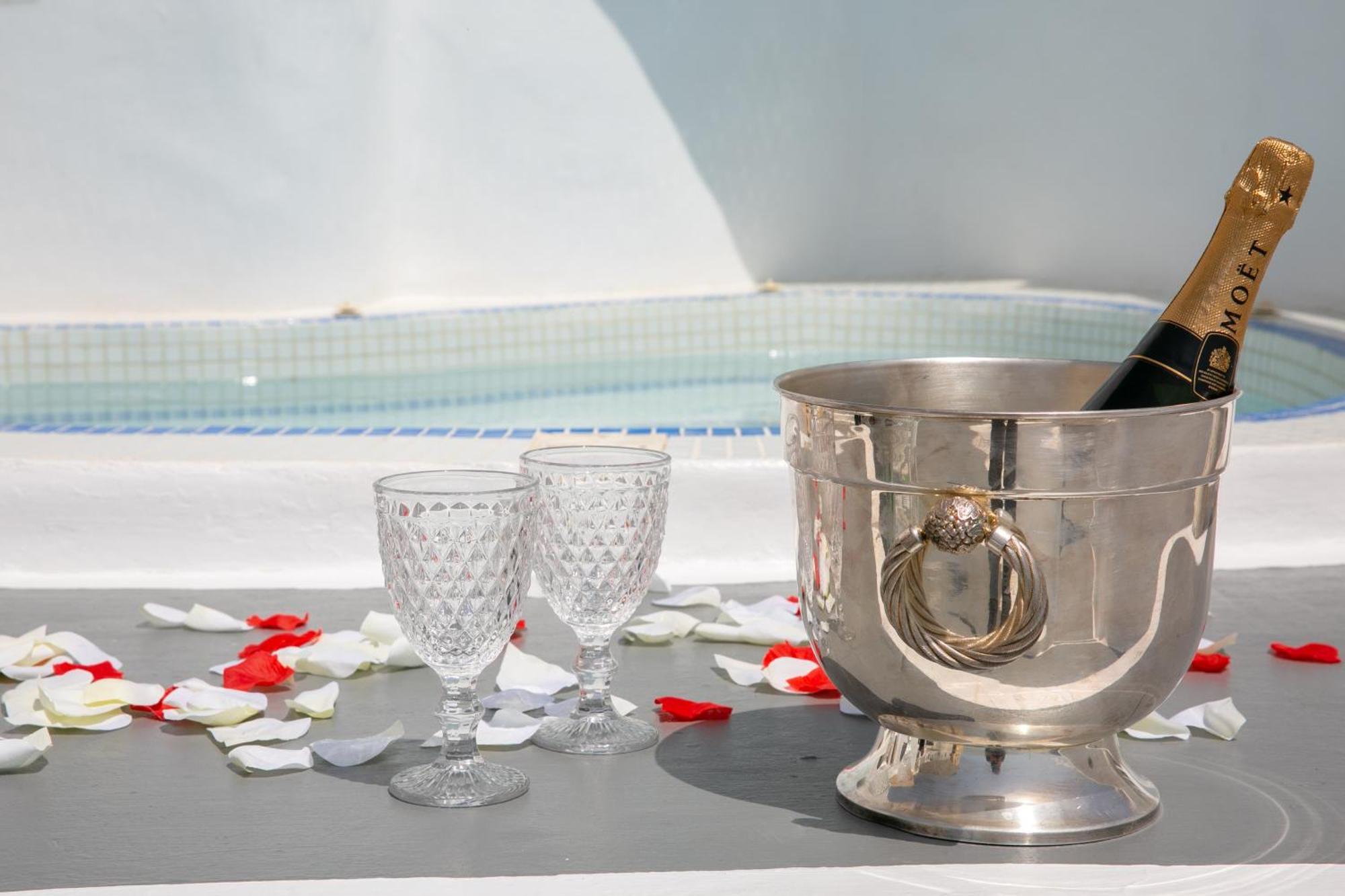Vogue Suites أويا المظهر الخارجي الصورة